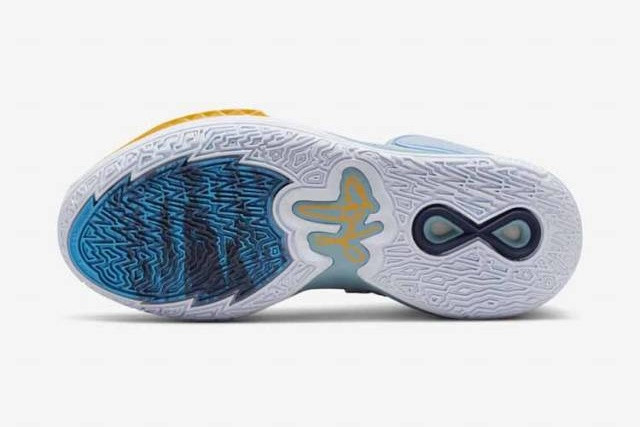 Kyrie supreme sale