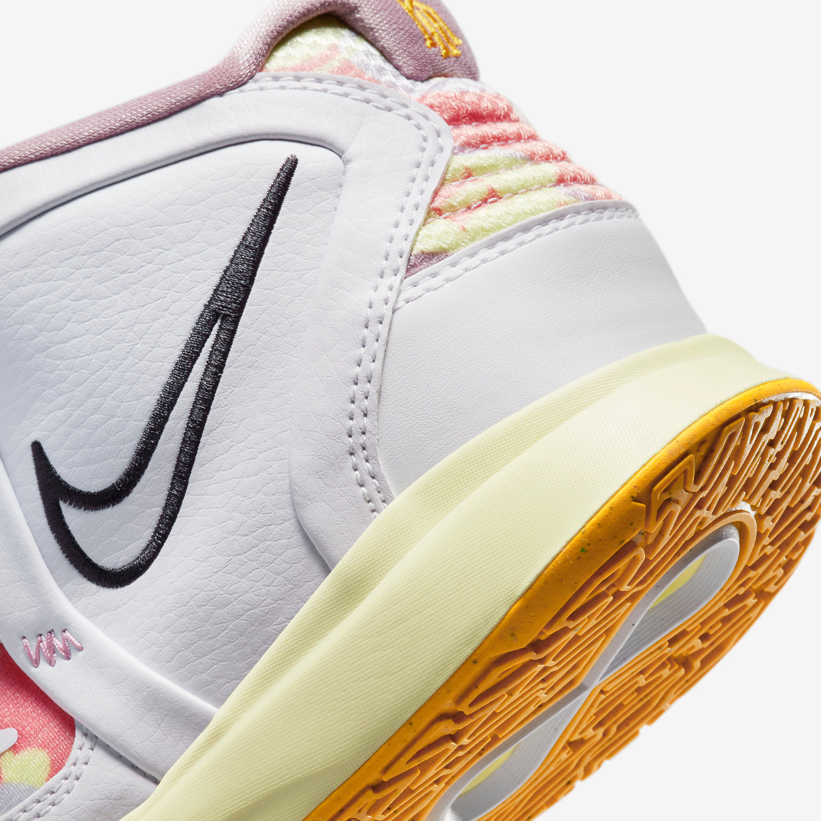 Kyrie 5 cheap paranorman