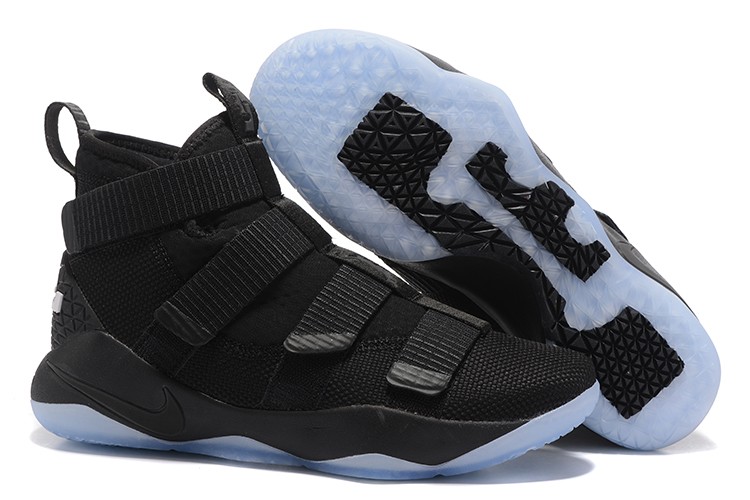 Lebron soldier 11 boys top