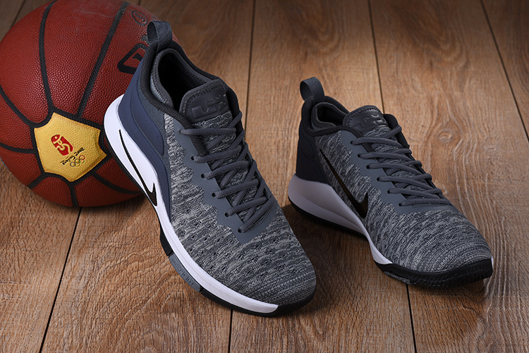 Lebron flyknit clearance