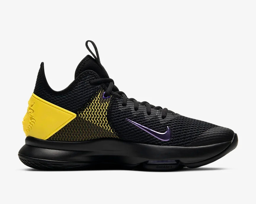 Nike lebron james witness 4 top