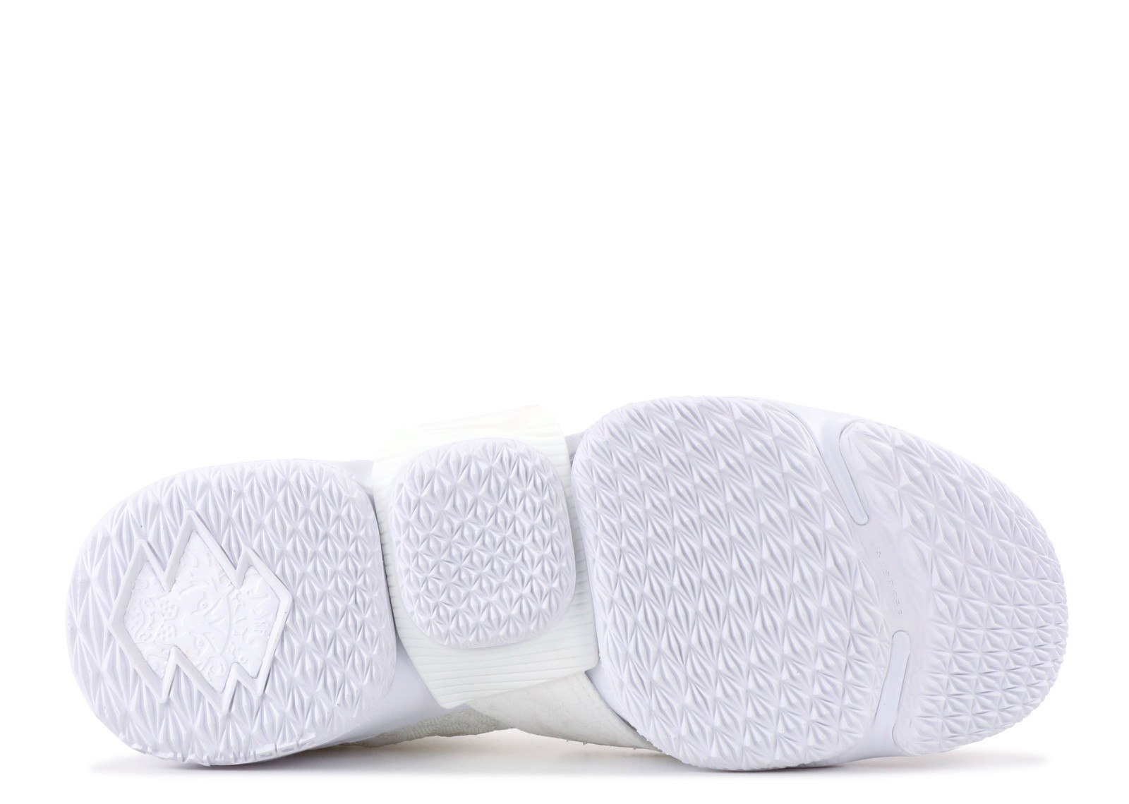Lebron XV Lif White AO1068 103 Zoom Lebron XV 15 AljadidShops