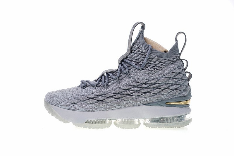 Lebron 15 shox clearance
