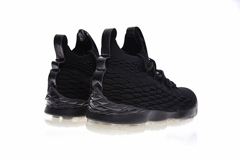 Lebron 15 triple black store