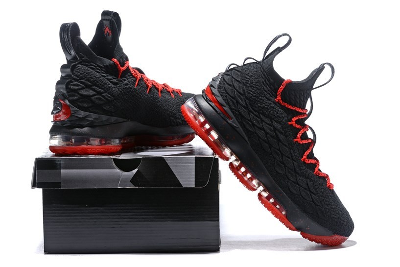 Nike Zoom Victory Waffle 5 006 Nike Zoom Lebron XV EP LBJ15
