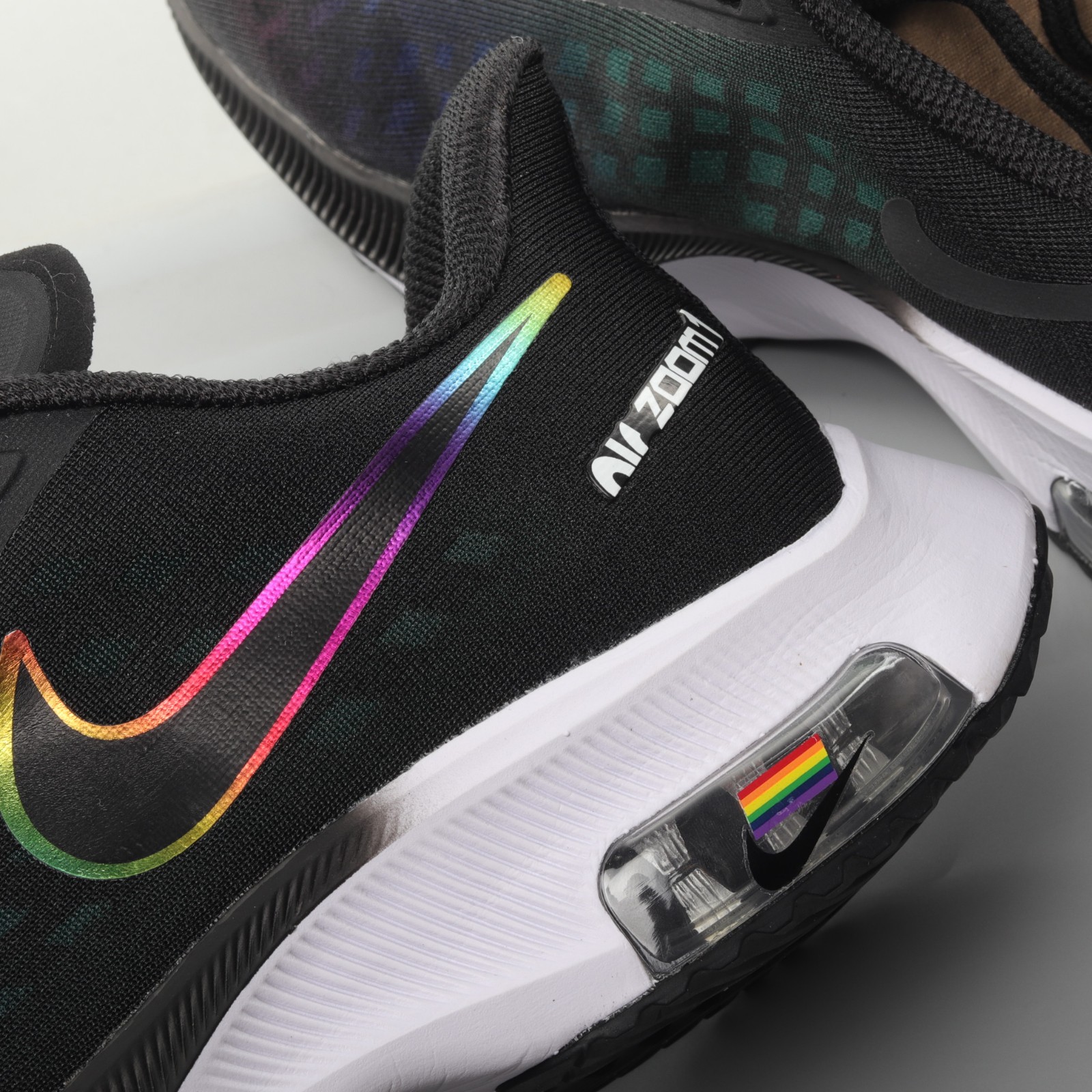Nike black deals rainbow shoes