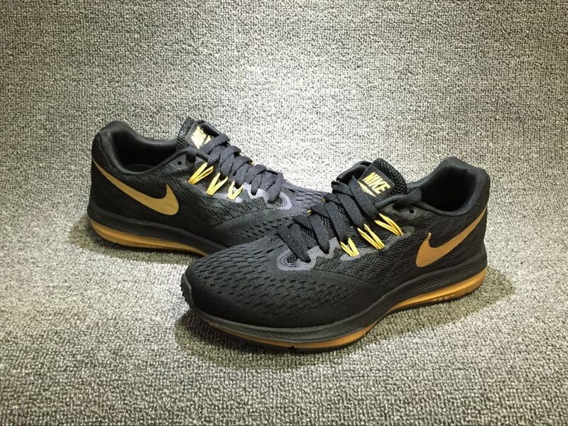 Air zoom winflo clearance 4